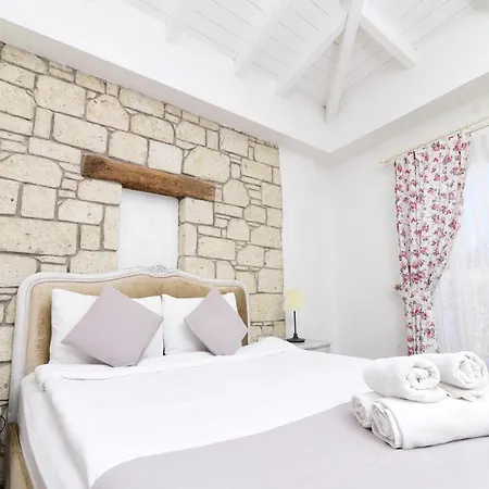 Hotel Zubeyde Hanim Alacati 2*