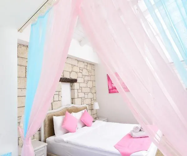 Zubeyde Hanim Alacati Hotel 2*